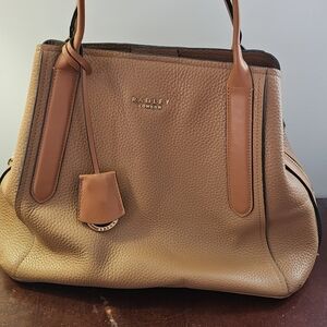 RADLEY LONDON Tan Shoulder Bag with Structured Design